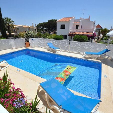 Well-Appointed Villa Is Situated In The Popular Resort Of Vilamoura Quarteira Exteriér fotografie