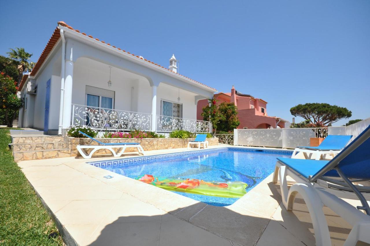 Well-Appointed Villa Is Situated In The Popular Resort Of Vilamoura Quarteira Exteriér fotografie