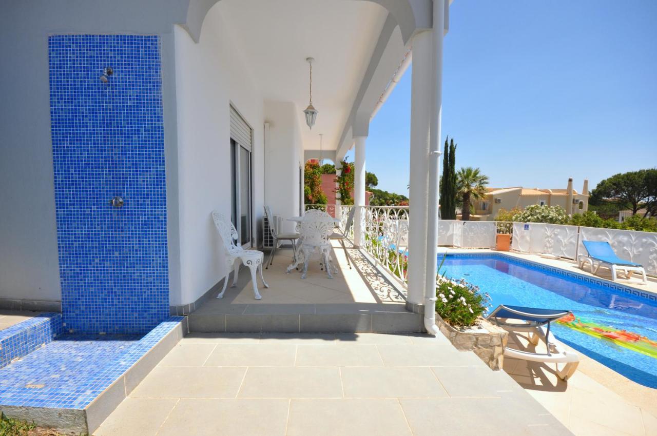 Well-Appointed Villa Is Situated In The Popular Resort Of Vilamoura Quarteira Exteriér fotografie