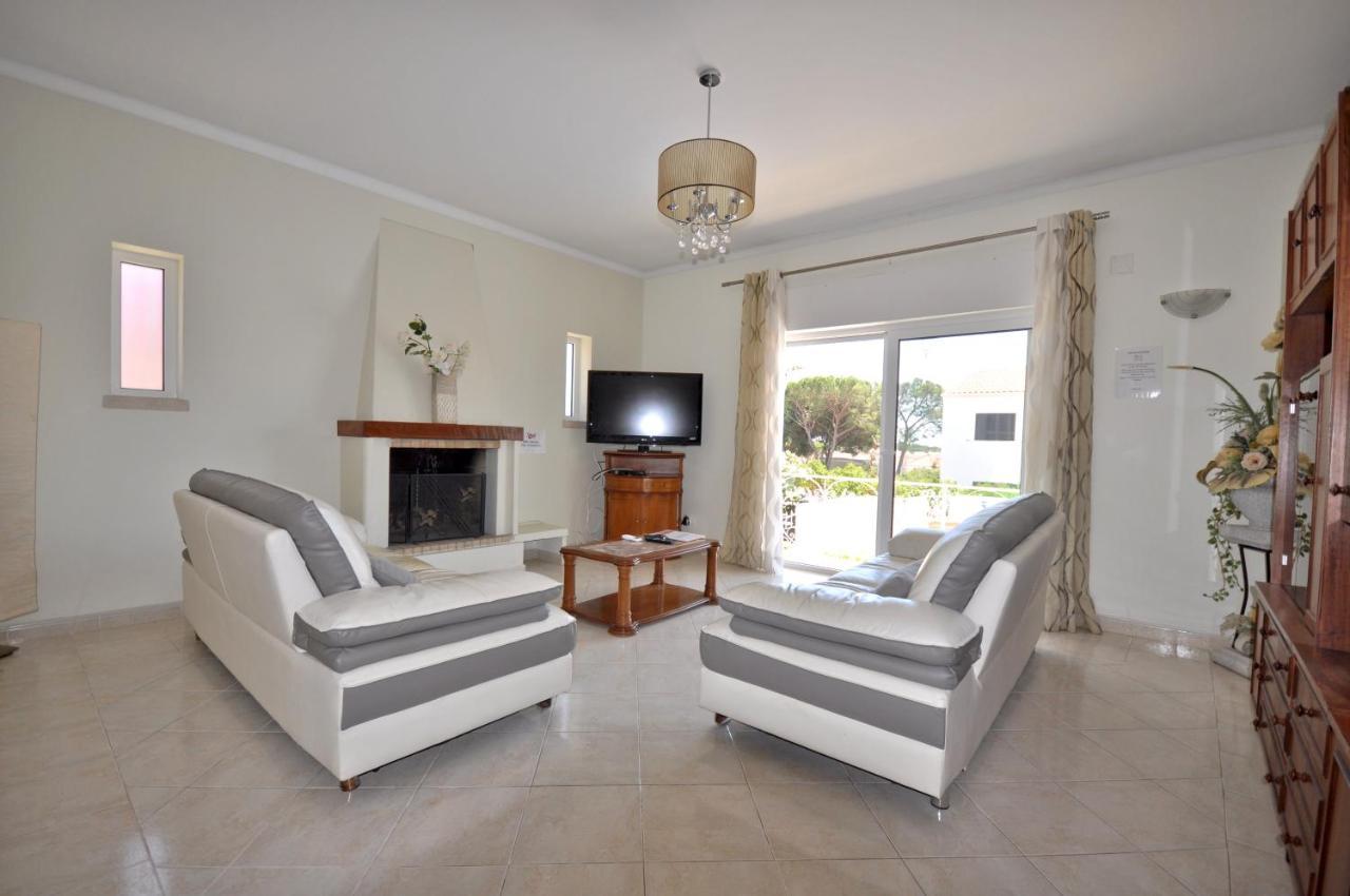 Well-Appointed Villa Is Situated In The Popular Resort Of Vilamoura Quarteira Exteriér fotografie