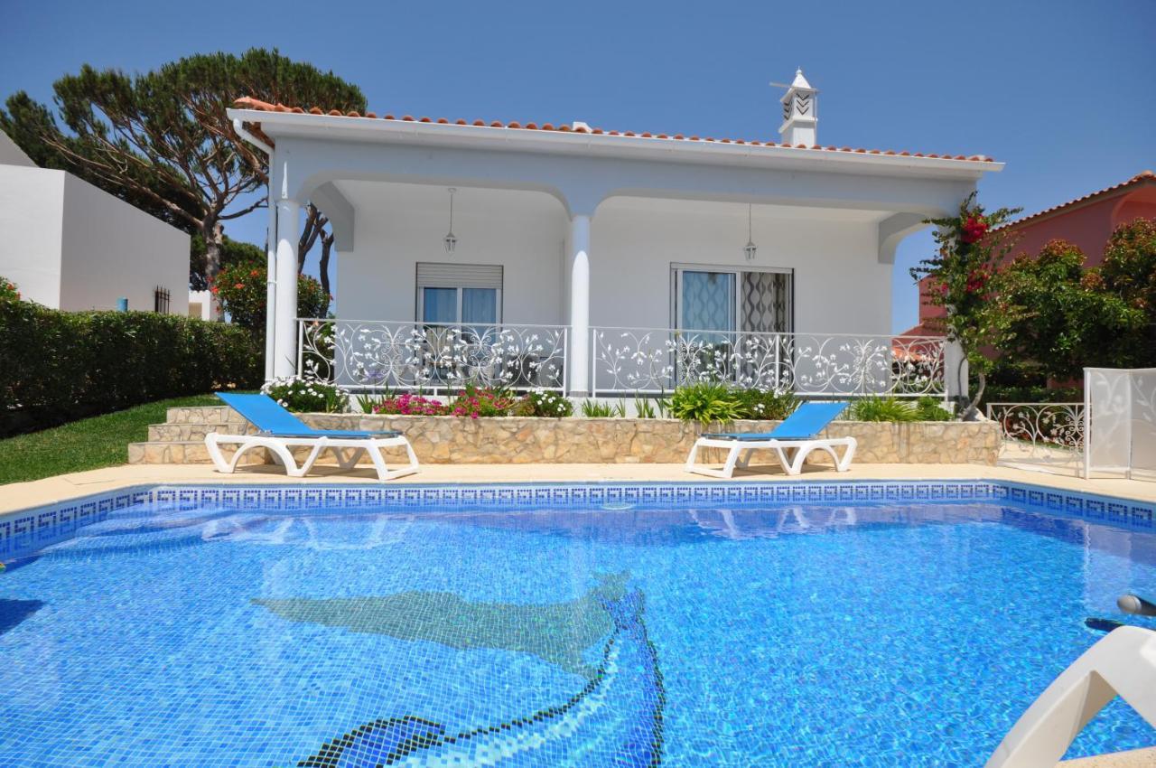 Well-Appointed Villa Is Situated In The Popular Resort Of Vilamoura Quarteira Exteriér fotografie